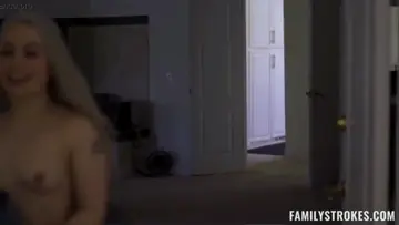 Sexo selvagem nessa casa mal assombrada