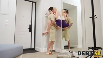 Cobrando a amiga de escola com a piroca