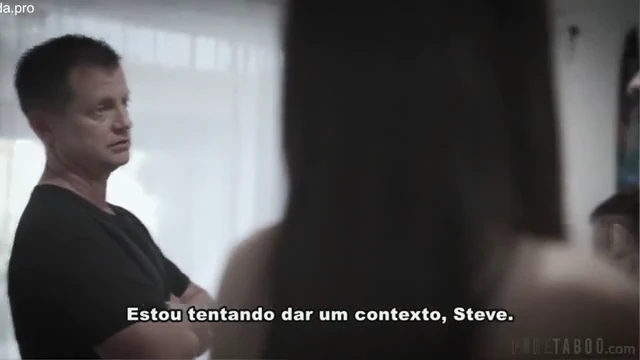 Fazendo o desejo da safada e jogando leitinho nela