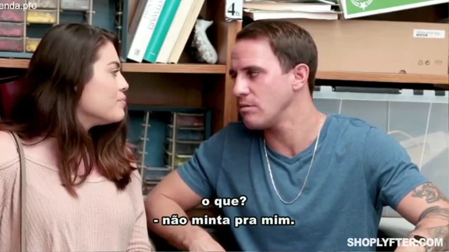 Segurança comendo a novinha ladra