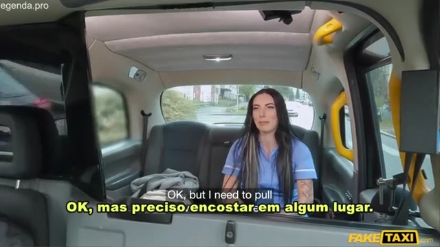 Enfermeira fodendo com o taxista