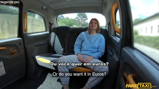 Desempregada usando a bucetinha para pagar uber