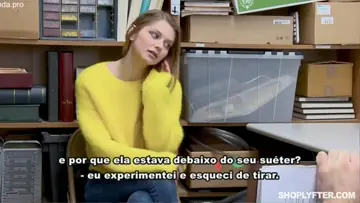 Loirinha foi detida e a fiança foi a sua buceta rosa