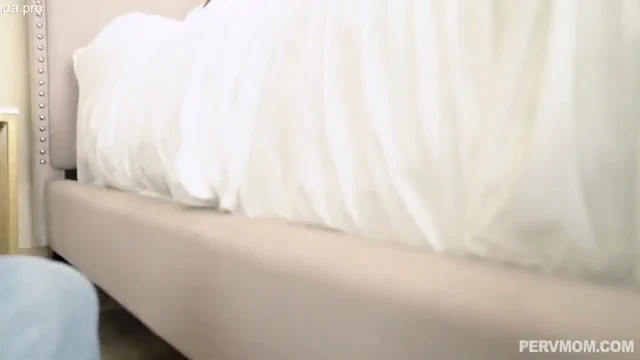 Madrasta implorando por pica do novinho