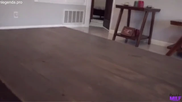 A madrasta desse sortudo gosta muito de foder
