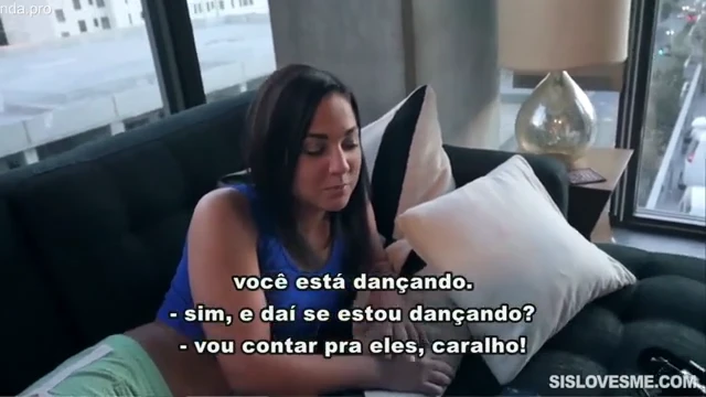 Dançando sem roupa para o safadinho