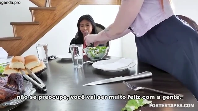 Novinha transado com os seus novos pais adotivos