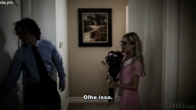 Novinha perdendo a virgindade para pagar dívida